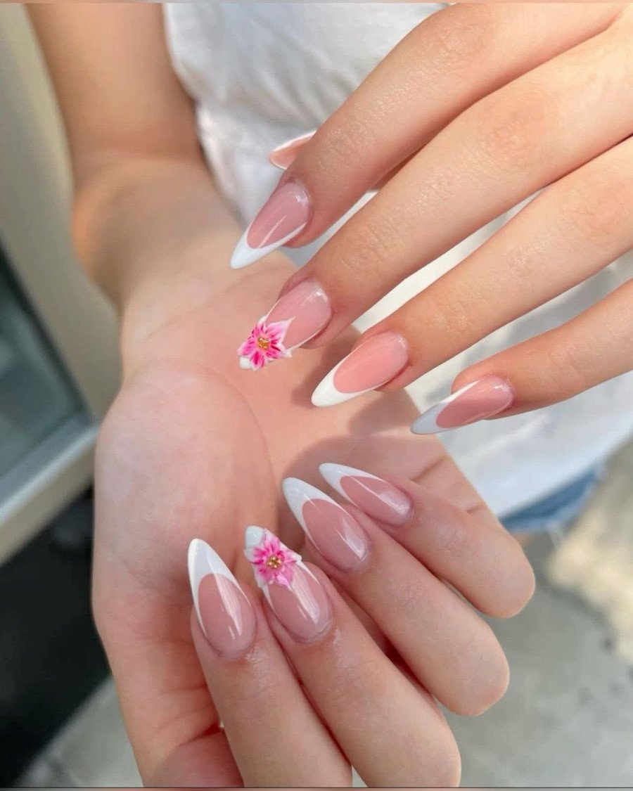 White floral gel-x nails